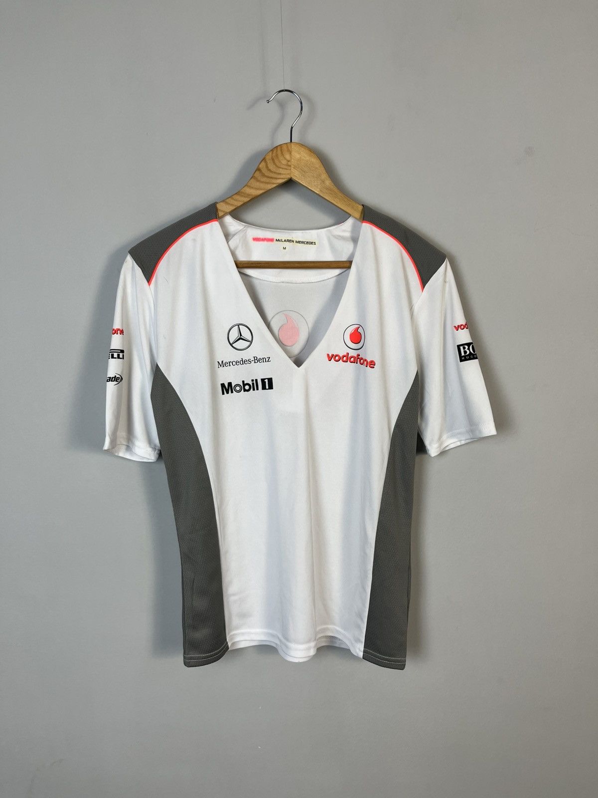 Formula 1 × Mercedes-Benz × Vintage Mercedes-Benz Vodafone F1 Vintage Tee Shirt Jersey Size M / US 6-8 / IT 42-44 - 1 Thumbnail