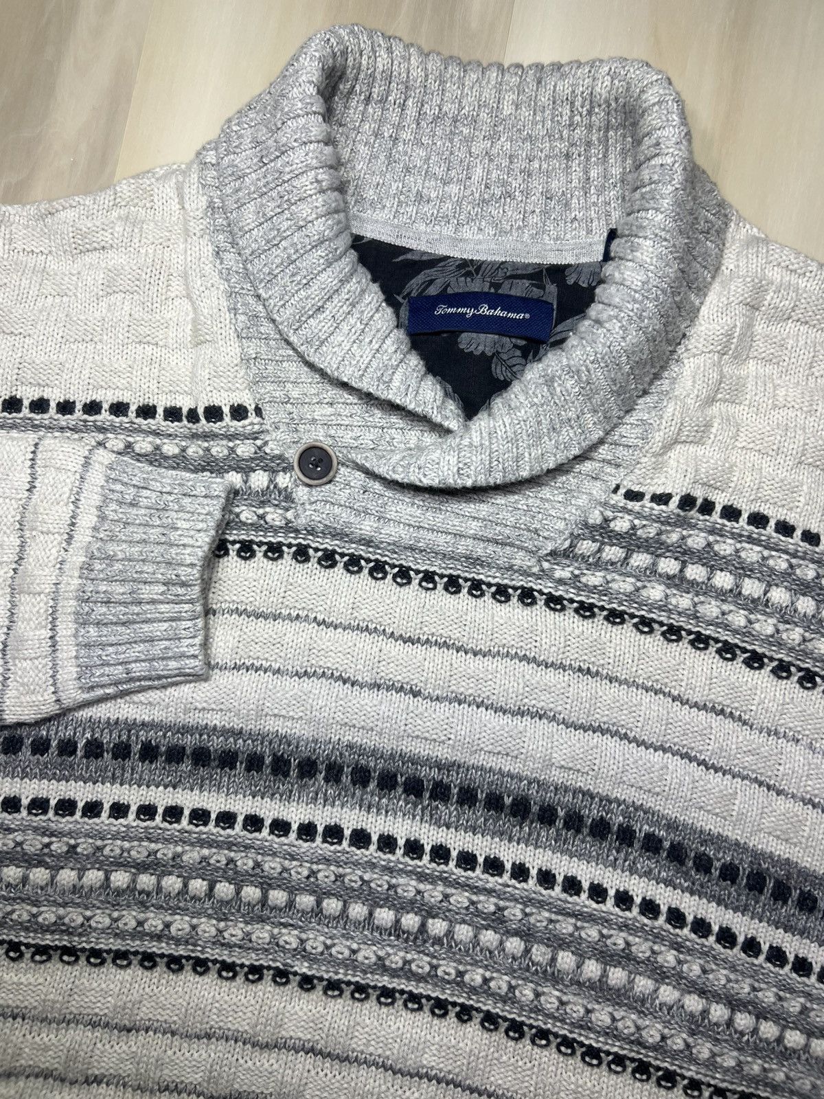 Tommy Hilfiger Tommy Bahama Cowl Neck Sweater Sz XL Pullover Wool Blend Size US XL / EU 56 / 4 - 1 Thumbnail