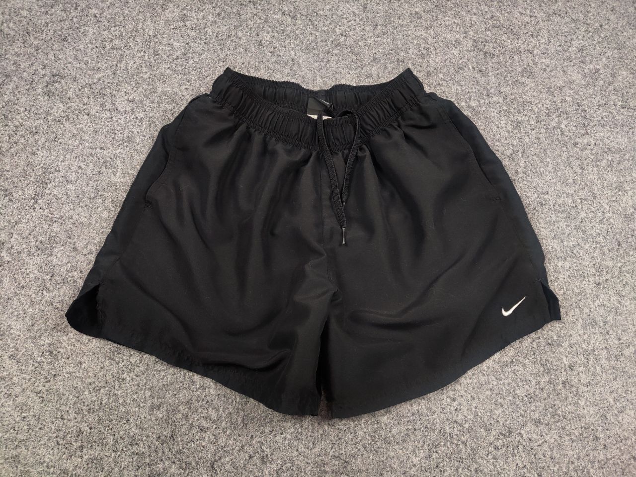 Nike Vintage Nike Swoosh Black Casual Y2K Style Shorts Size US 32 / EU 48 - 9 Thumbnail