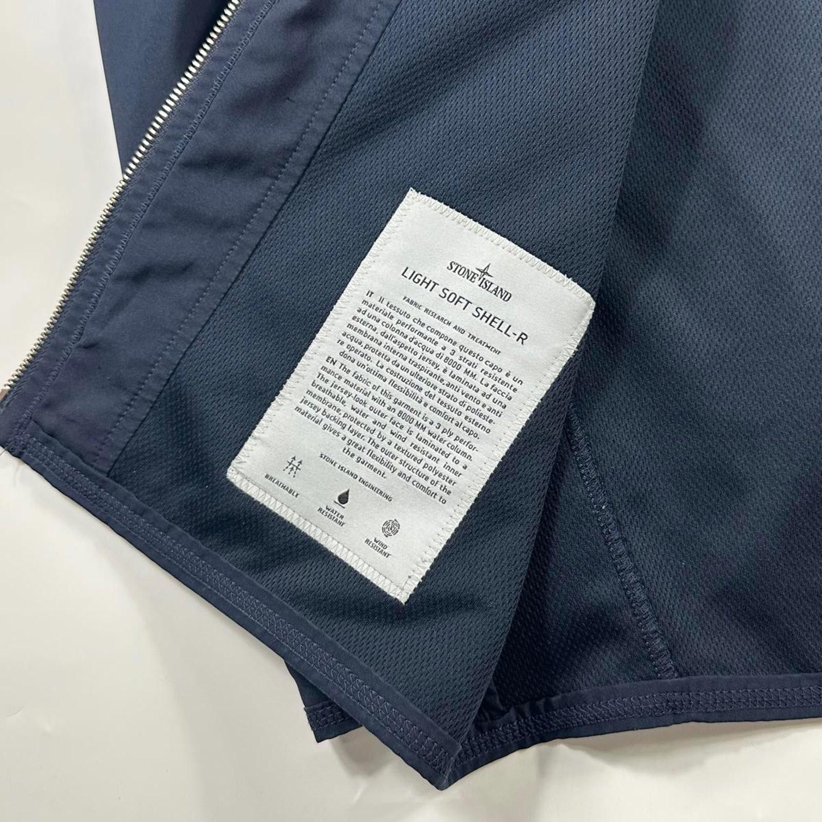 Stone Island Stone Island Soft Shell R Zip Up Jacket Navy Blue Medium Size US M / EU 48-50 / 2 - 5 Thumbnail