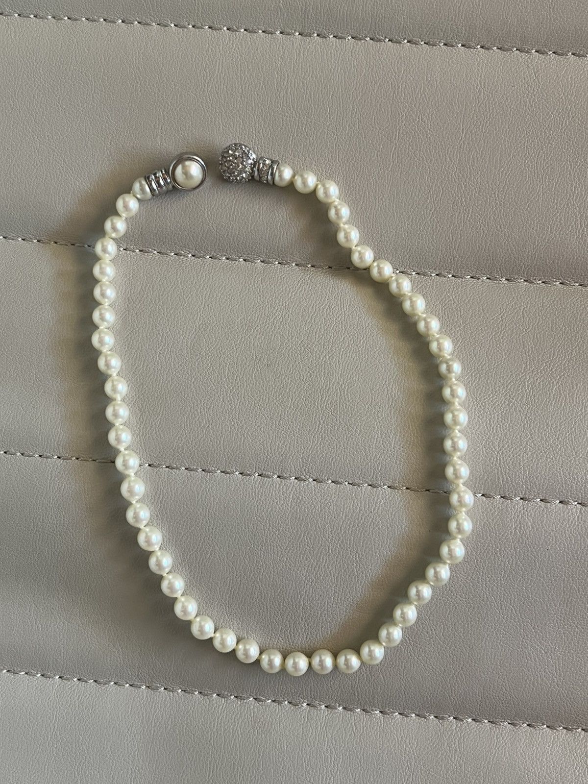 Christian Dior Pearl Necklace – Vintage 70s Magnetic Clasp