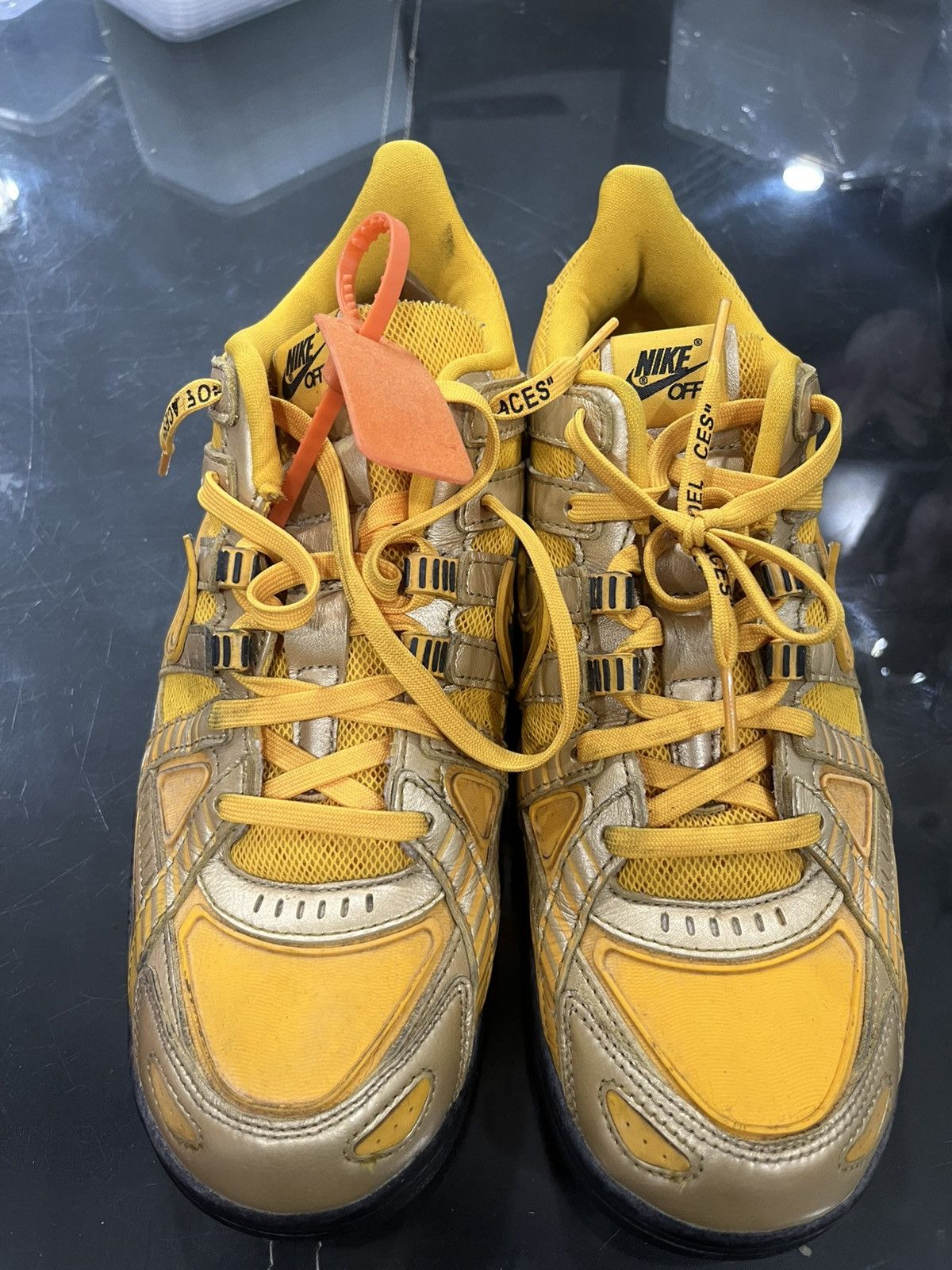 Nike × Off-White Nike Off White Rubber Dunk University Gold Size US 10 / EU 43 - 2 Thumbnail