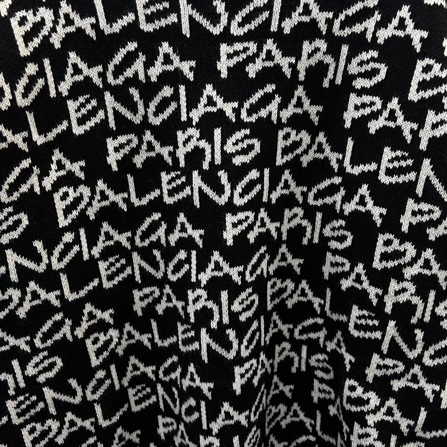 Balenciaga Balenciaga Allover Logo Knit Sweater NWT OS S Size US S / EU 44-46 / 1 - 2 Thumbnail