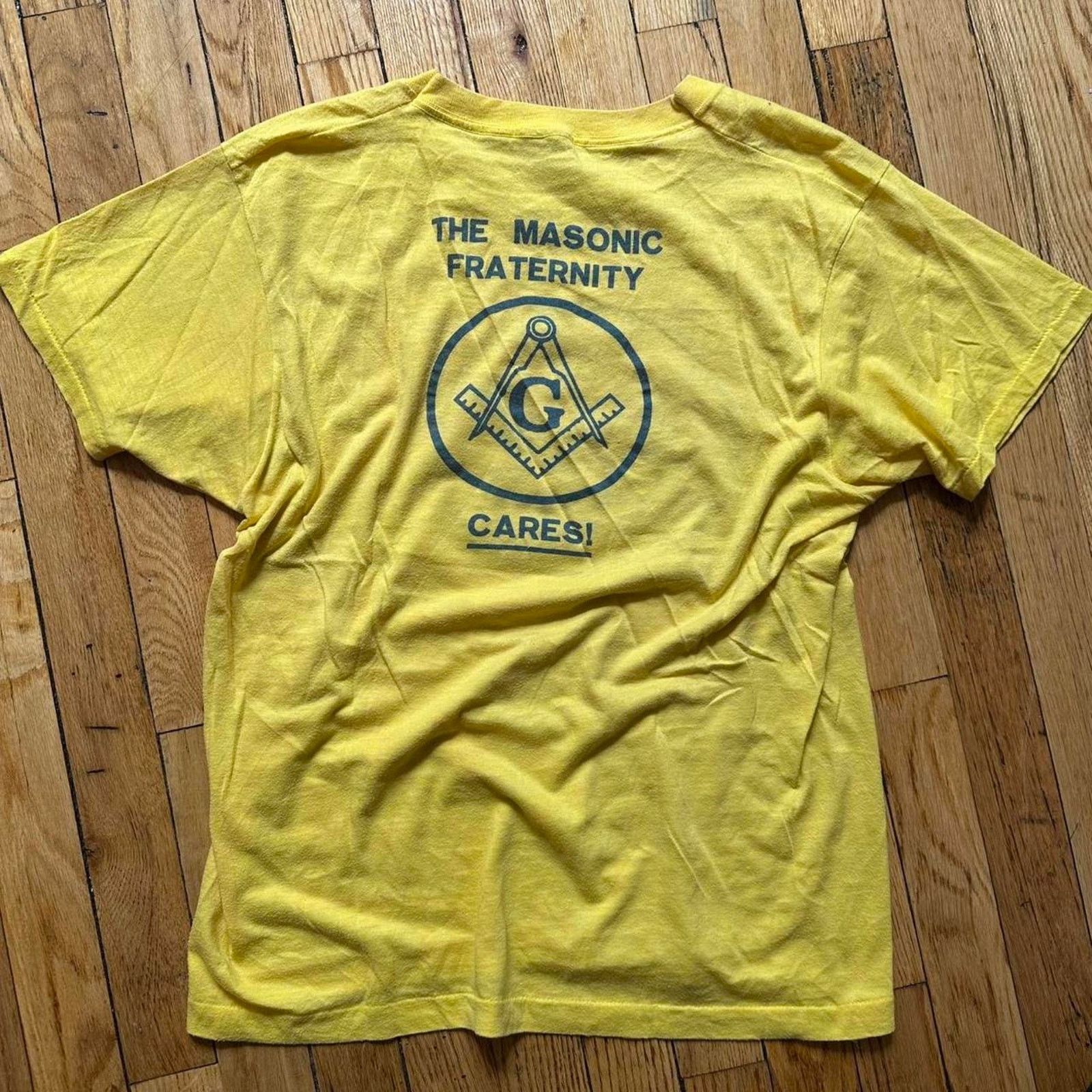 Vintage Vintage 70s Yellow Wheelchair Track and Field Frat Tee Size US L / EU 52-54 / 3 - 5 Thumbnail