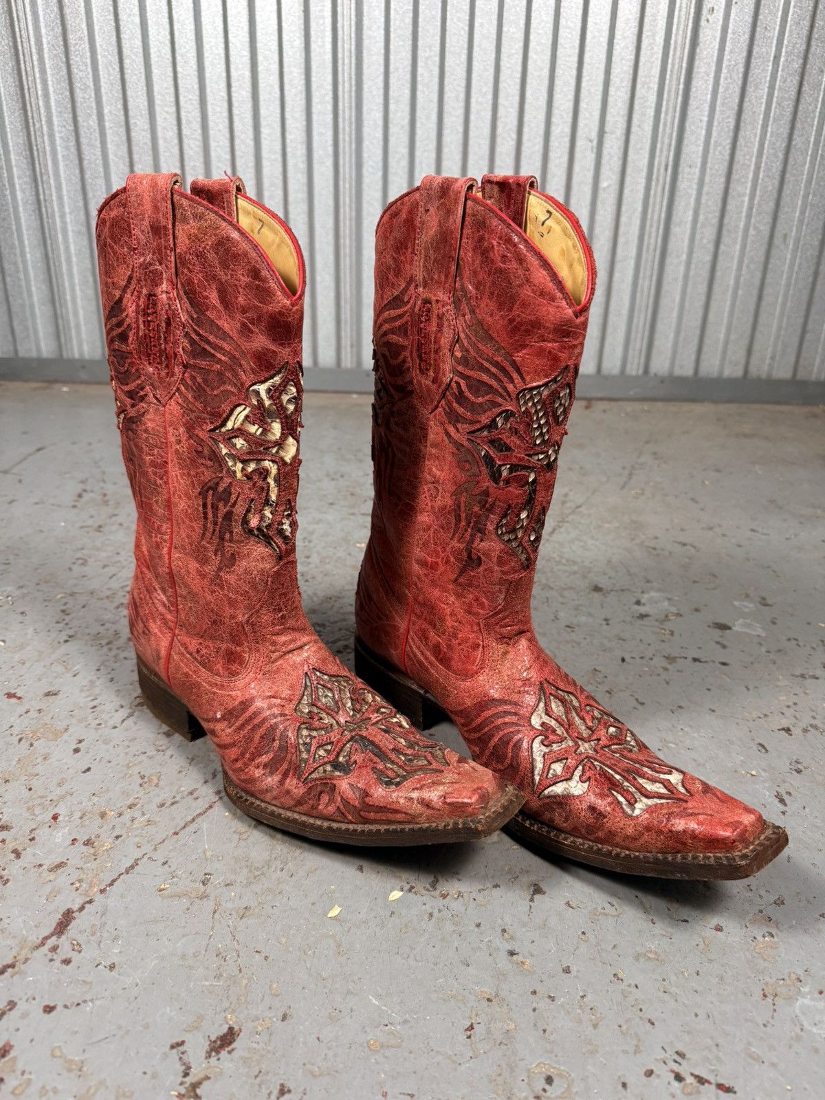 Other Red artisanal Made In Mexico Cross Red Pointy Cowboy Boots Size US 9 / EU 42 - 9 Thumbnail