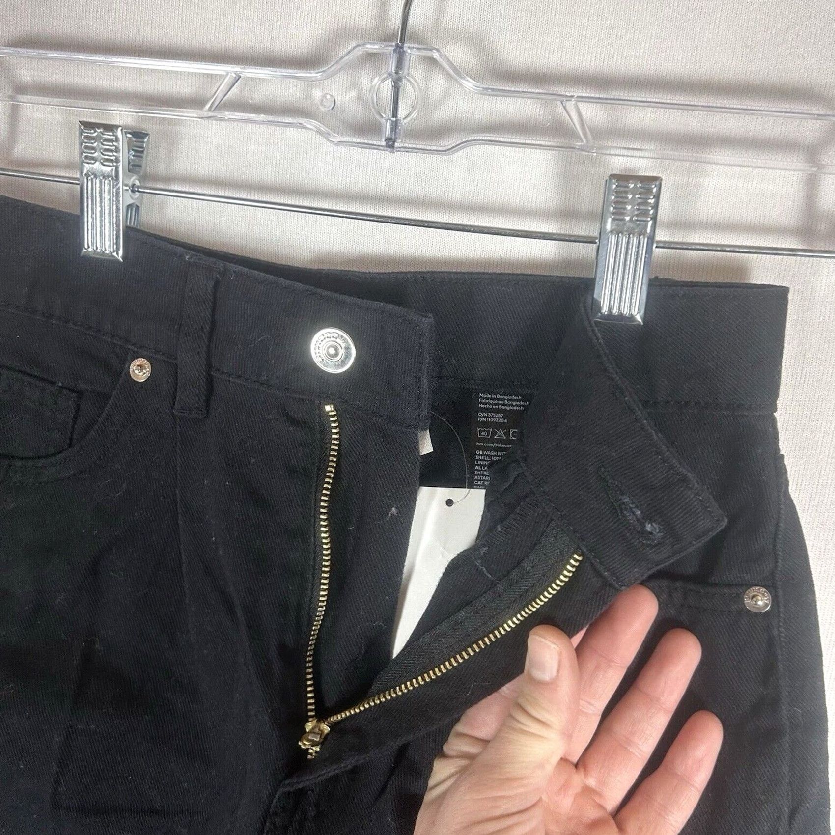 H&M Divided by H&M Mom Shorts Womens Size 2 Black High Rise 5 Pockets 3" Inseam Shorts Size 26" / US 2 / IT 38 - 3 Thumbnail