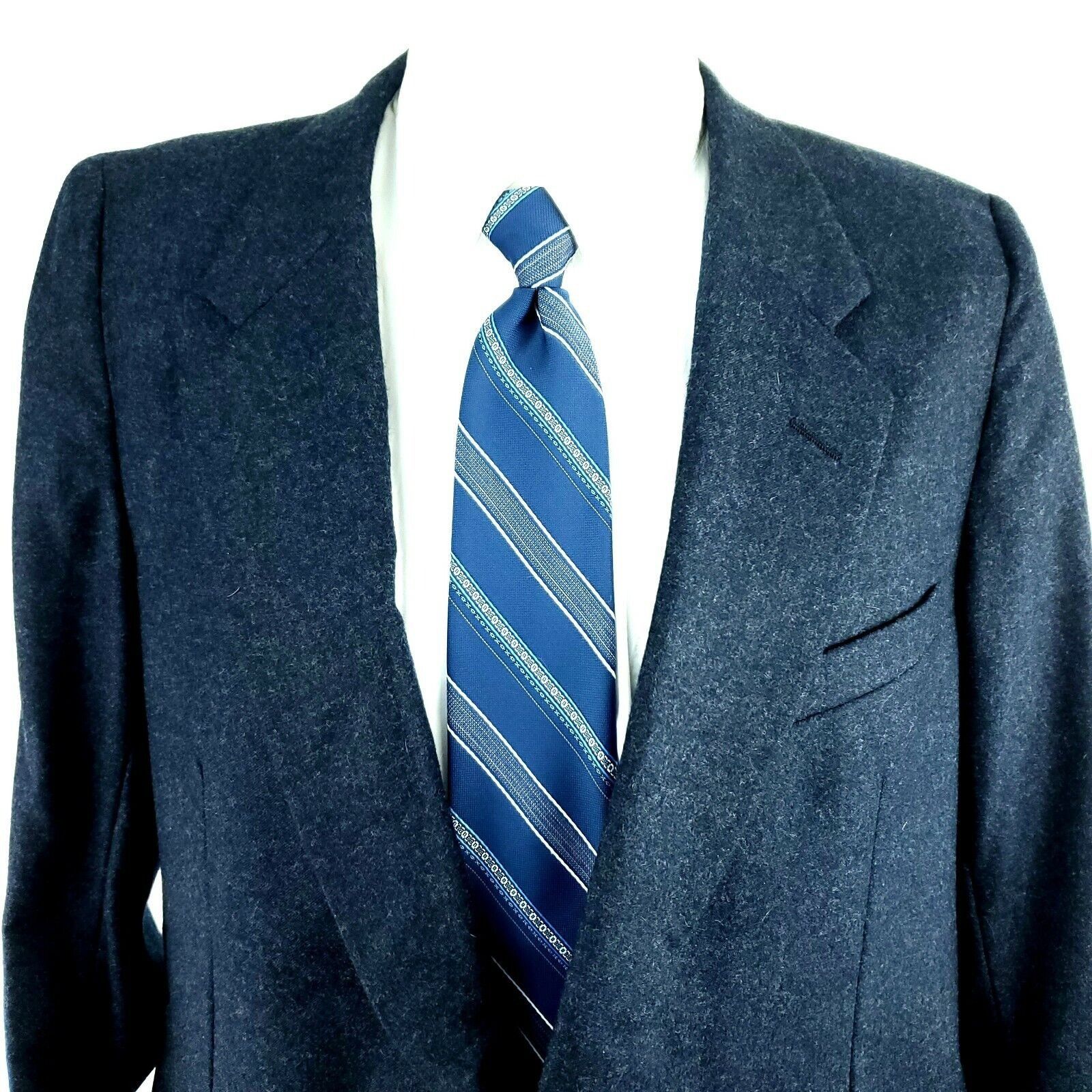 Hickey Freeman Hickey Freeman Boardroom 40R 2 Button Blue Heavy Wool Sport Size 40R - 1 Thumbnail
