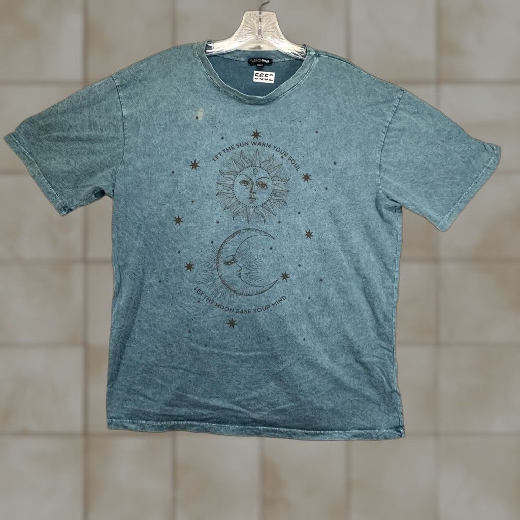 Vintage VINTAGE Fashion Nova Mens T-Shirt Large Green Sun & Moon Graphic Short Sleeve Cotton Casual Size US L / EU 52-54 / 3 - 1 Thumbnail
