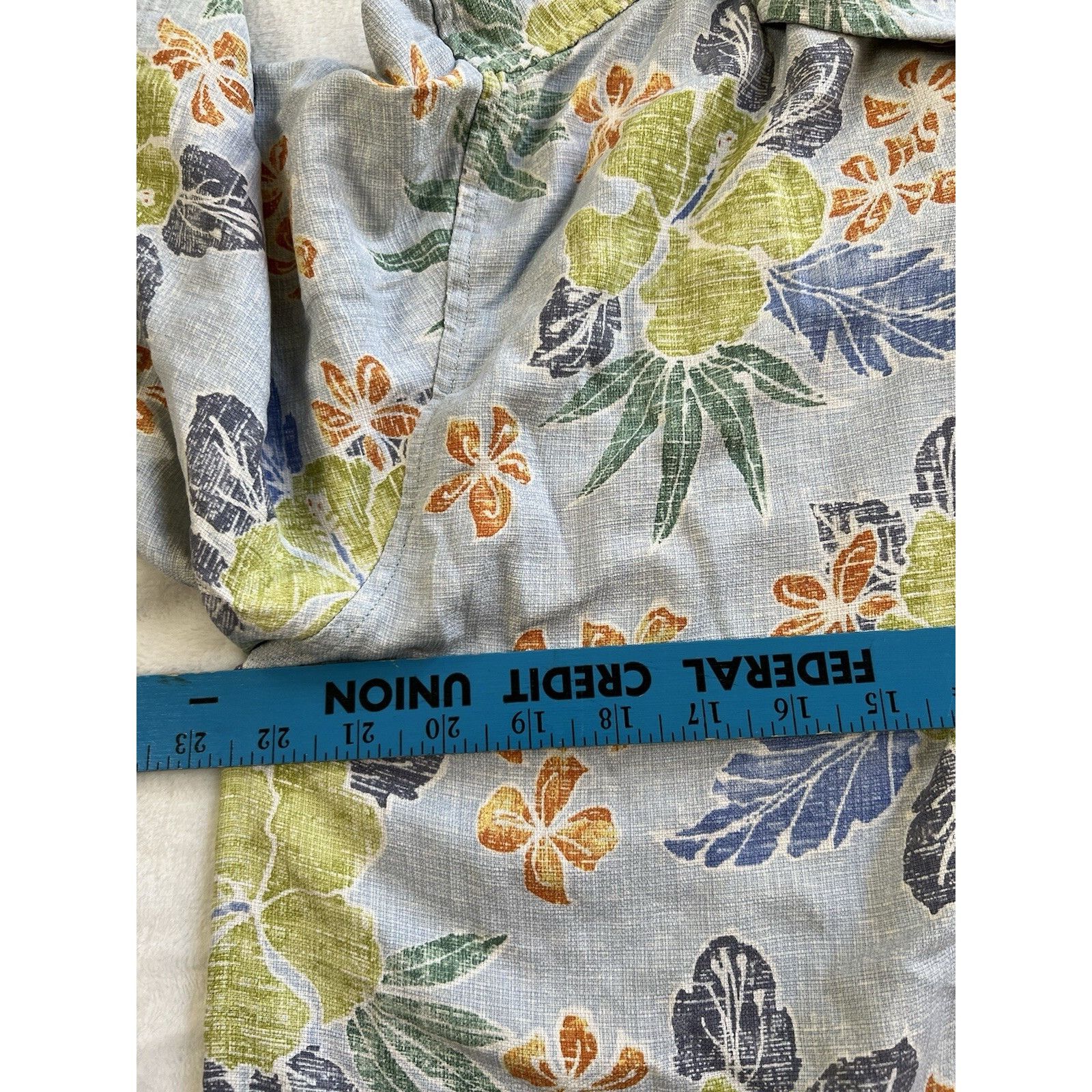 Tommy Bahama Vintage Tommy Bahama Hawaiian Shirt Size Large Floral Blue S Size US L / EU 52-54 / 3 - 3 Thumbnail