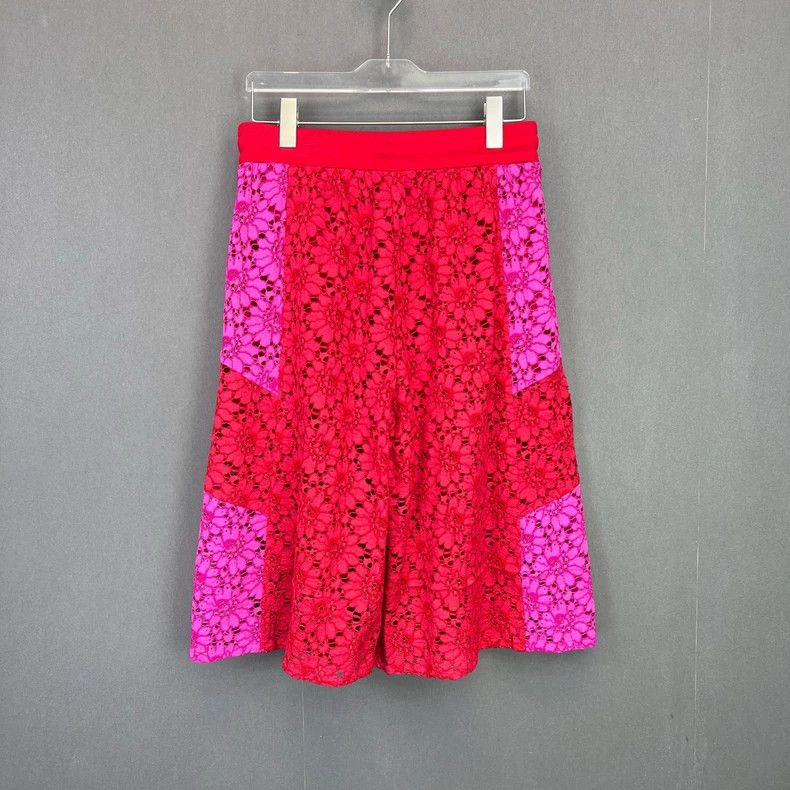Gucci Gucci Size M Red and purple color-blocked embroidered lace Size 42" / US 20 - 2 Thumbnail
