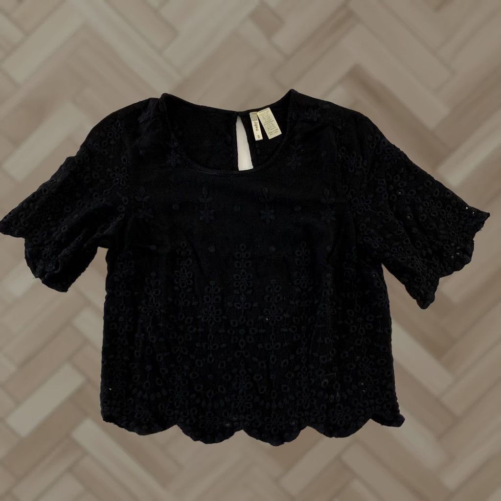 Vintage Japna Short Sleeve Cropped Eyehole Top Women's Size S Solid Black Size S / US 4 / IT 40 - 1 Thumbnail
