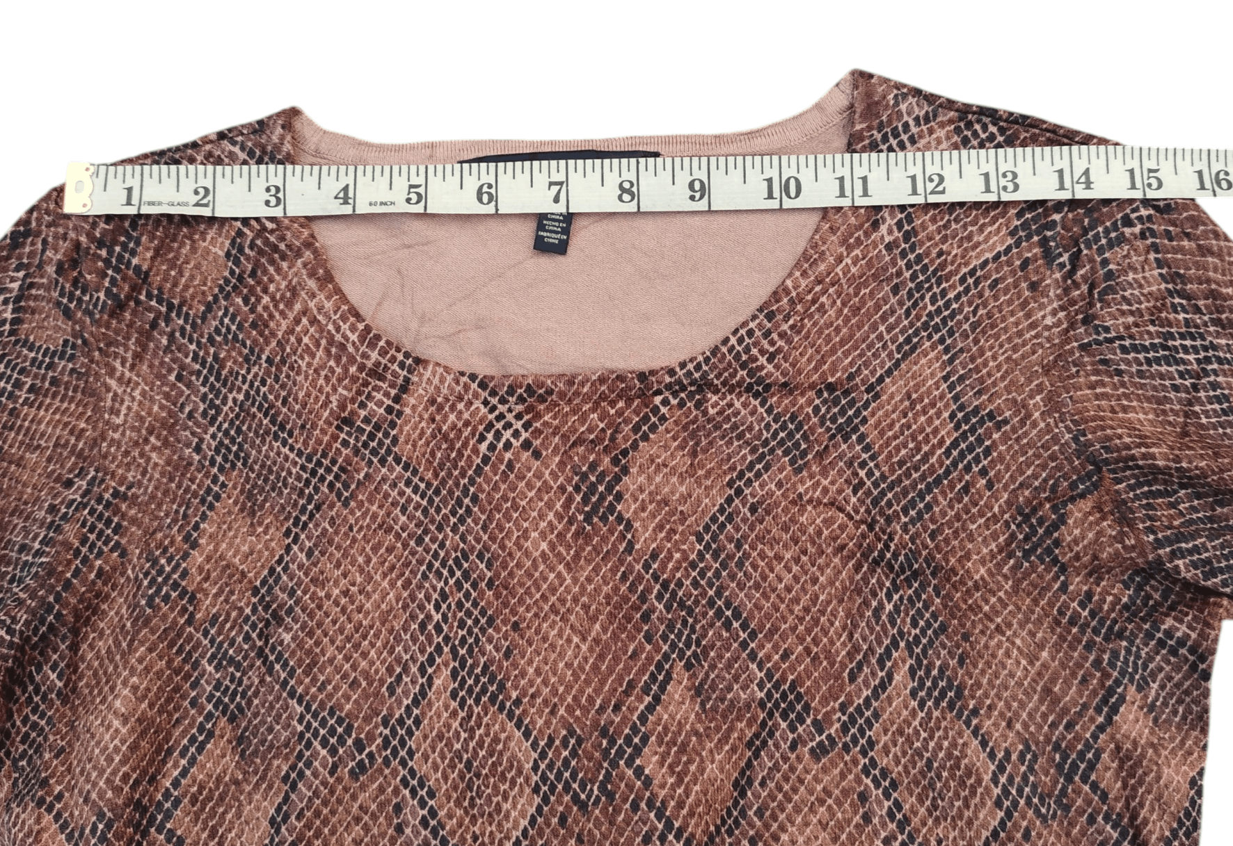 White House Black Market White house black market snake skin motif t-shirt Size S / US 4 / IT 40 - 6 Thumbnail