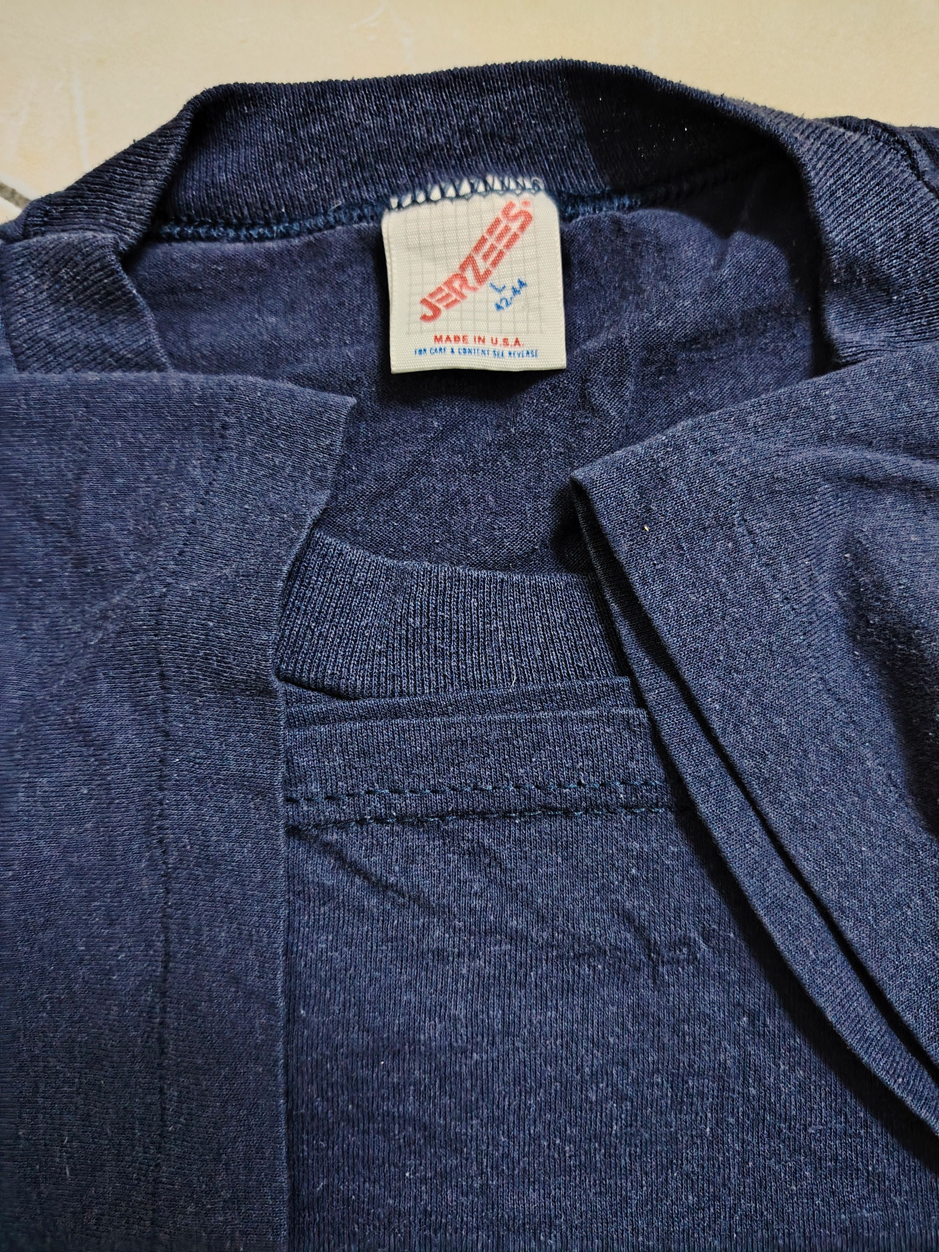 Jerzees Volley ball ( GRAPHIC TEE) Size US L / EU 52-54 / 3 - 5 Thumbnail