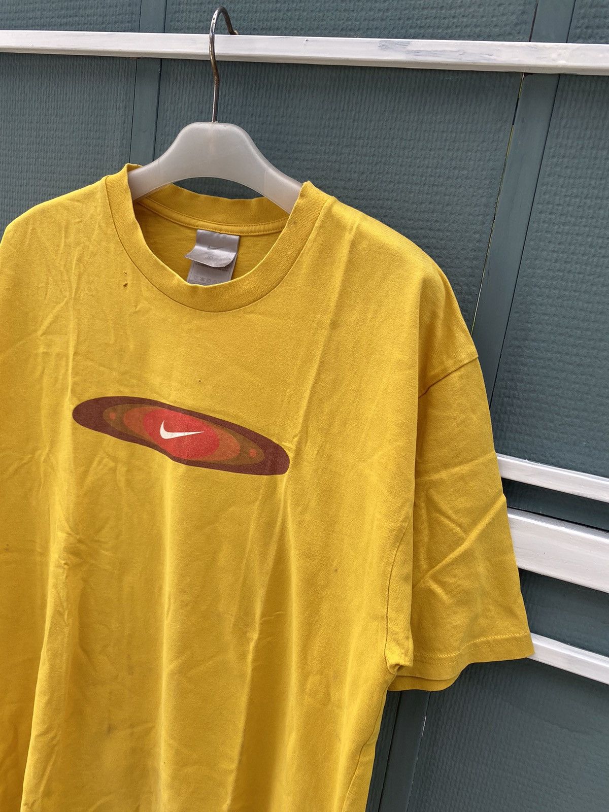 Nike × Vintage 💸NEED GONE💸Vintage thrashed nike center yellow tee Size US L / EU 52-54 / 3 - 2 Thumbnail