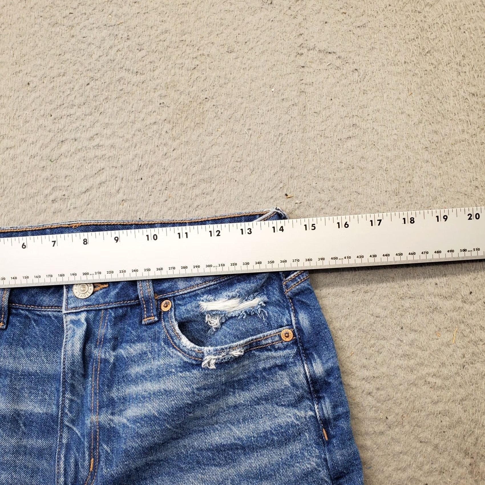 American Eagle Outfitters American Eagle Outfitters Womens 4 Blue Denim Mom Shorts, Vintage No, 5-Pocket, 2.5 Inseam, Medium Wash, Button Zip, Casual Summer Update Size 27" / US 4 / IT 40 - 5 Thumbnail