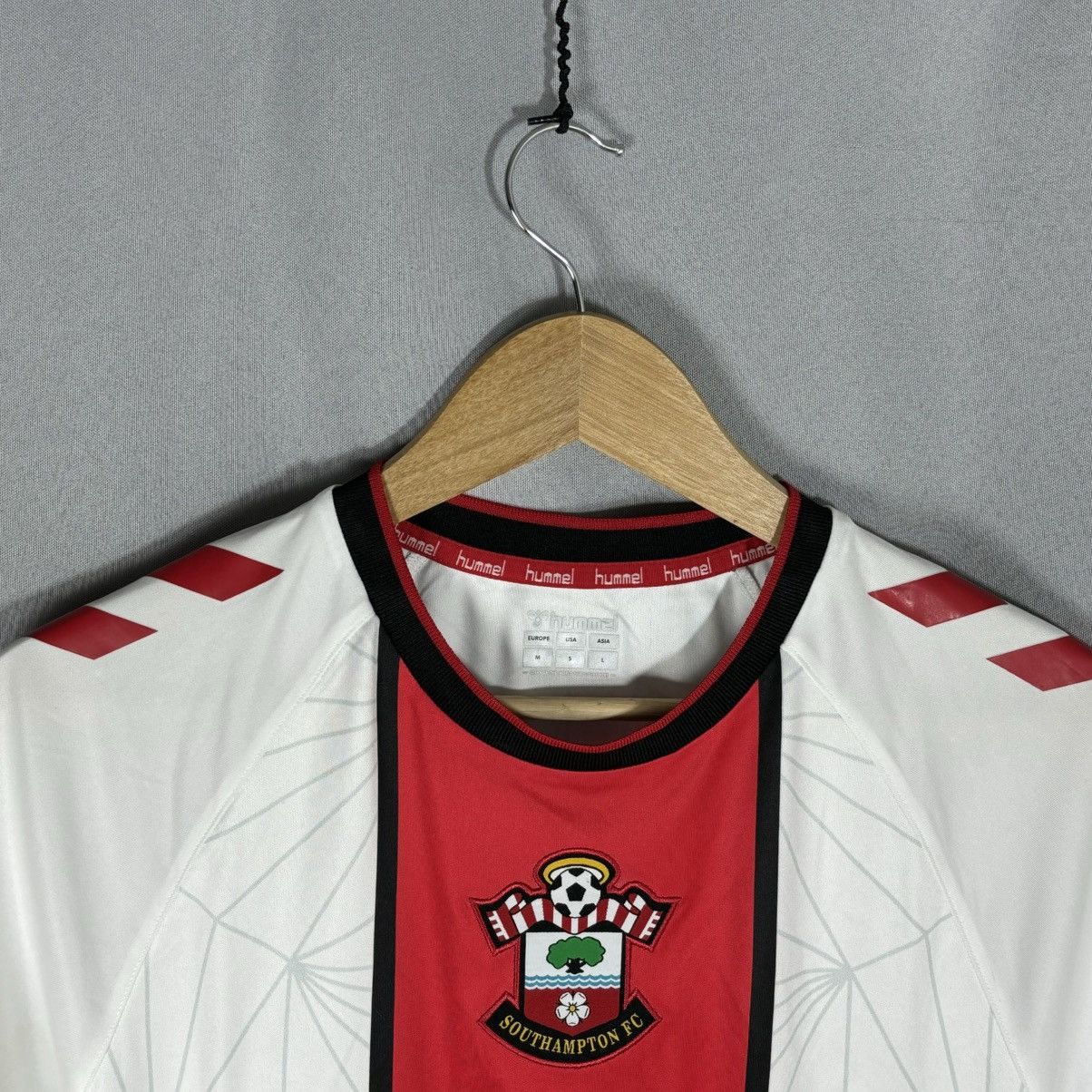 Hummel Hummel Southampton FC jersey medium sportswear vintage Size US M / EU 48-50 / 2 - 4 Thumbnail