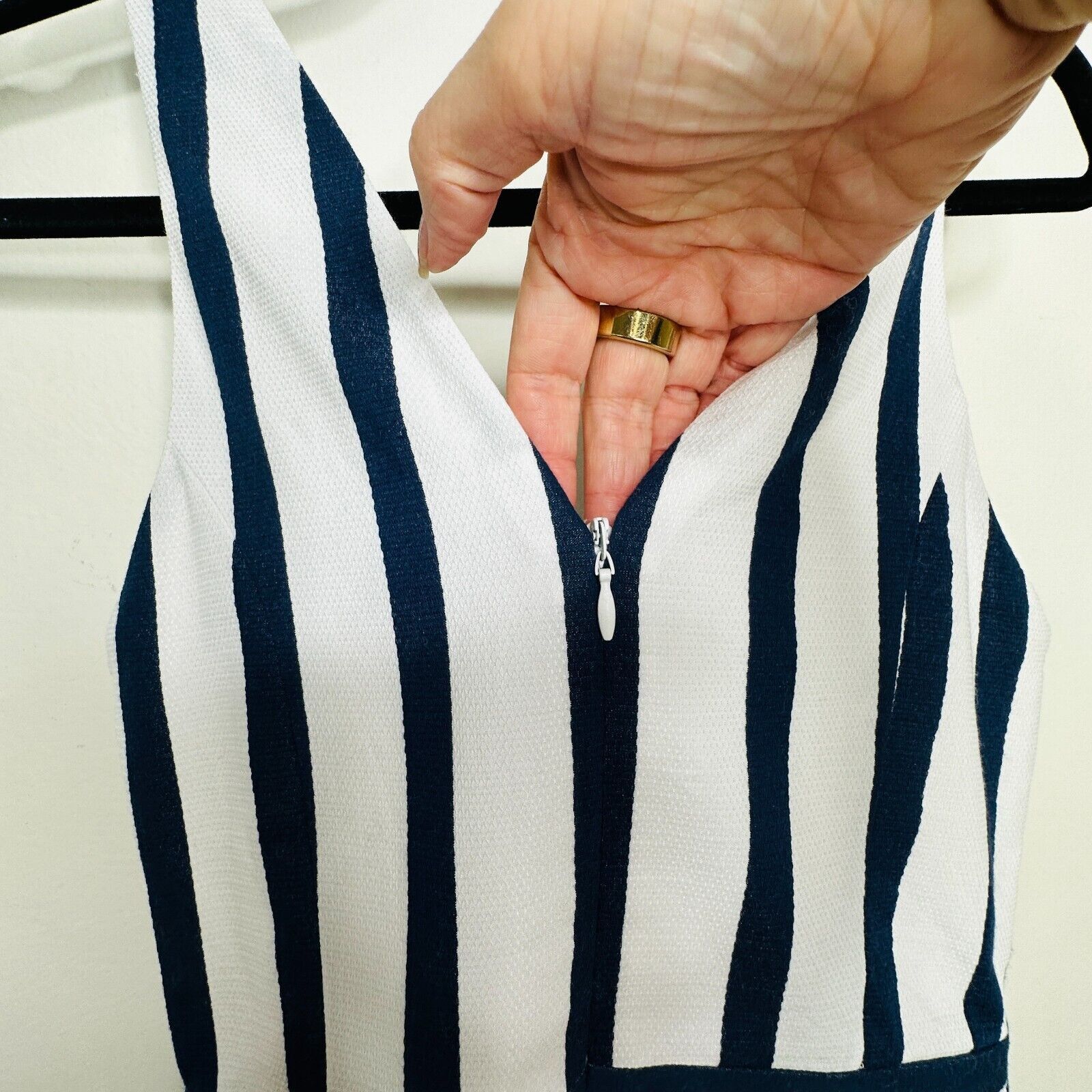 Topshop Topshop Navy White Stripe Waist Cutout VNeck Mini Dress 4 Size S / US 4 / IT 40 - 8 Thumbnail