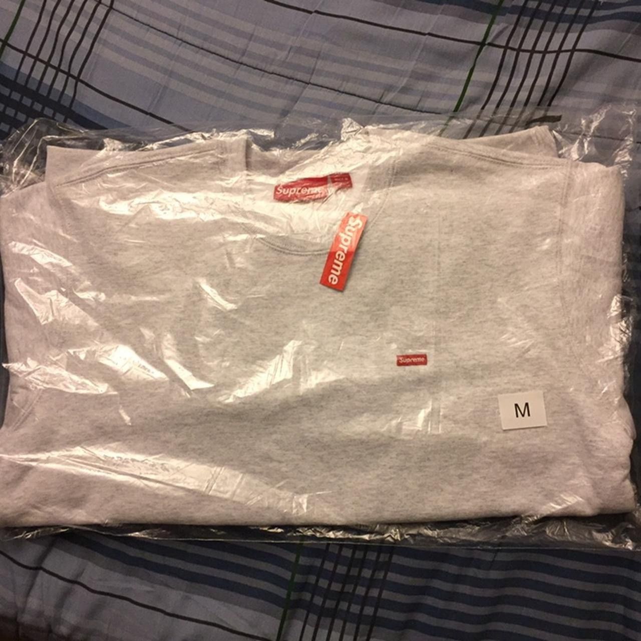 Supreme F/W 2019 Supreme Small Box Logo Crewneck sz Size US M / EU 48-50 / 2 - 4 Thumbnail