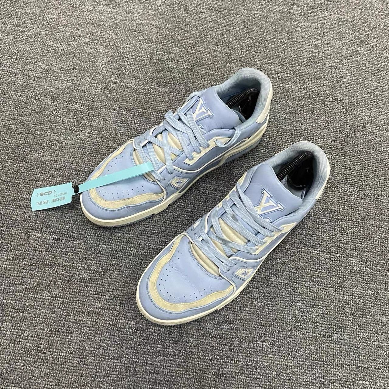 Louis Vuitton Louis Vuitton Trainer Blue And White Sneakers K28 Size US 7 / EU 40 - 1 Thumbnail