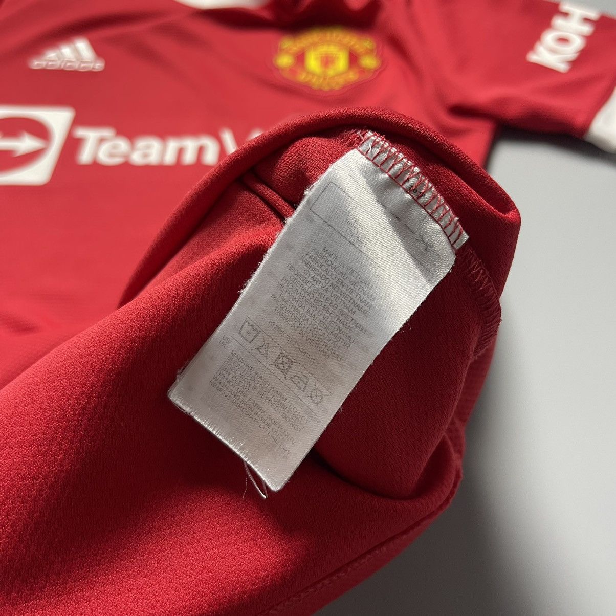 Vintage MAN UNITED ADIDAS 2021/2022 FOOTBALL HOME JERSEY #7 RONALDO Size US S / EU 44-46 / 1 - 13 Thumbnail