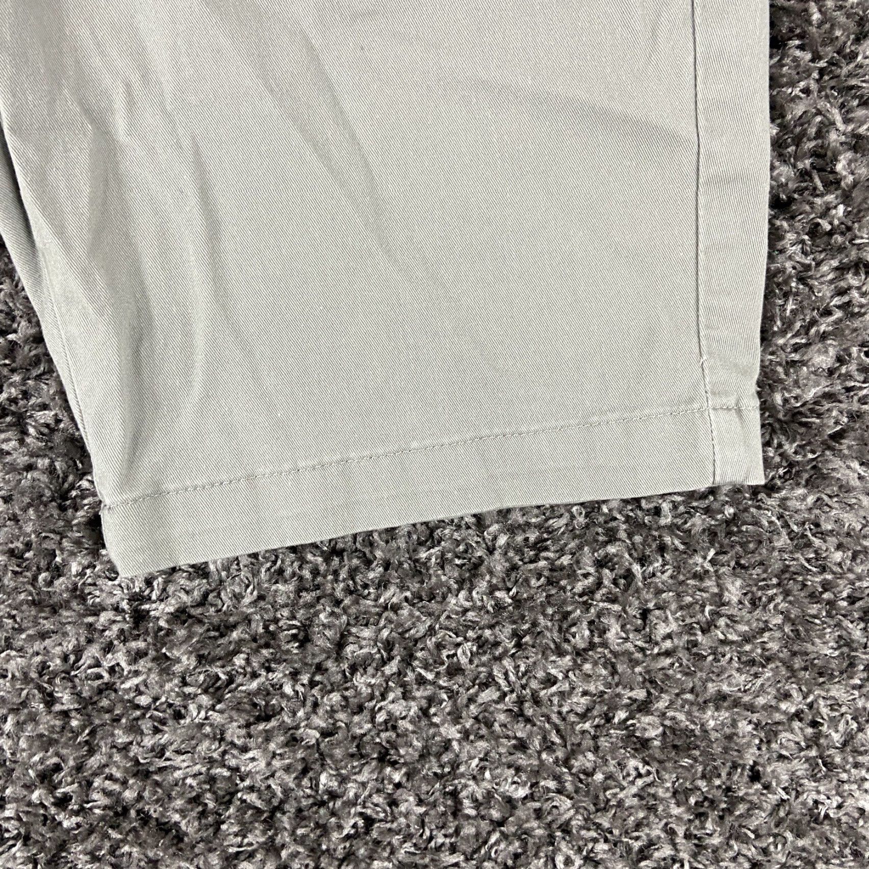 Volcom Volcom Shorts Men 30 Gray Chino Regular Size 30 Mens Size US 30 / EU 46 - 2 Thumbnail