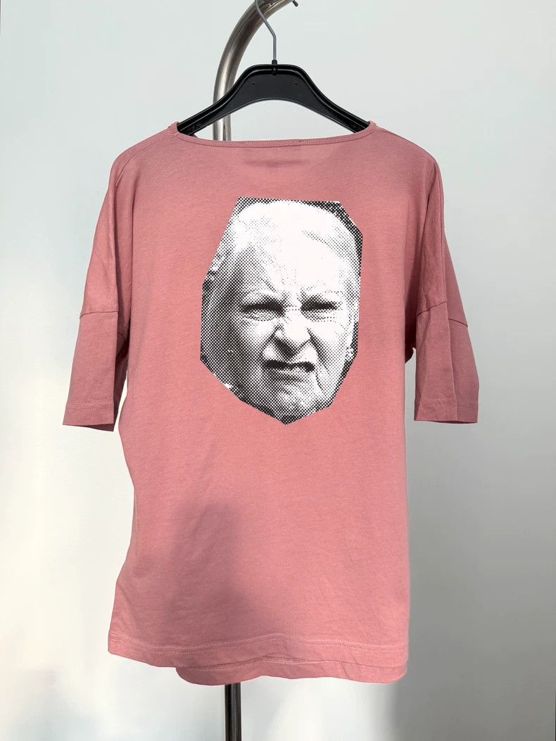 Vivienne Westwood Vivienne Westwood The old lady wore a graffiti short-sleev Size L / US 10 / IT 46 - 5 Thumbnail