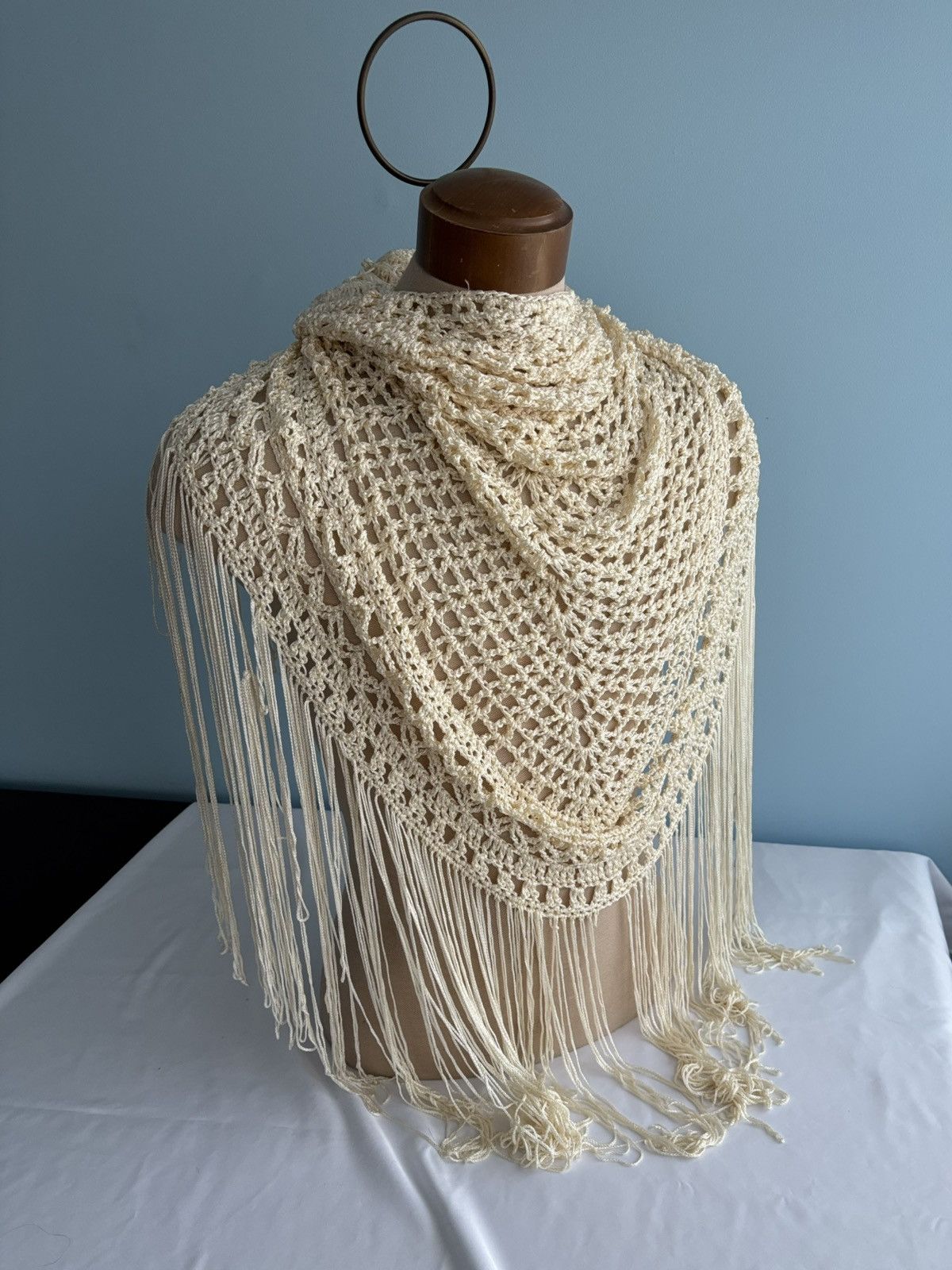 Vintage Vintage Knit Scarf 1970s Loose Triangle Fringe Made in Italy Size ONE SIZE - 1 Thumbnail