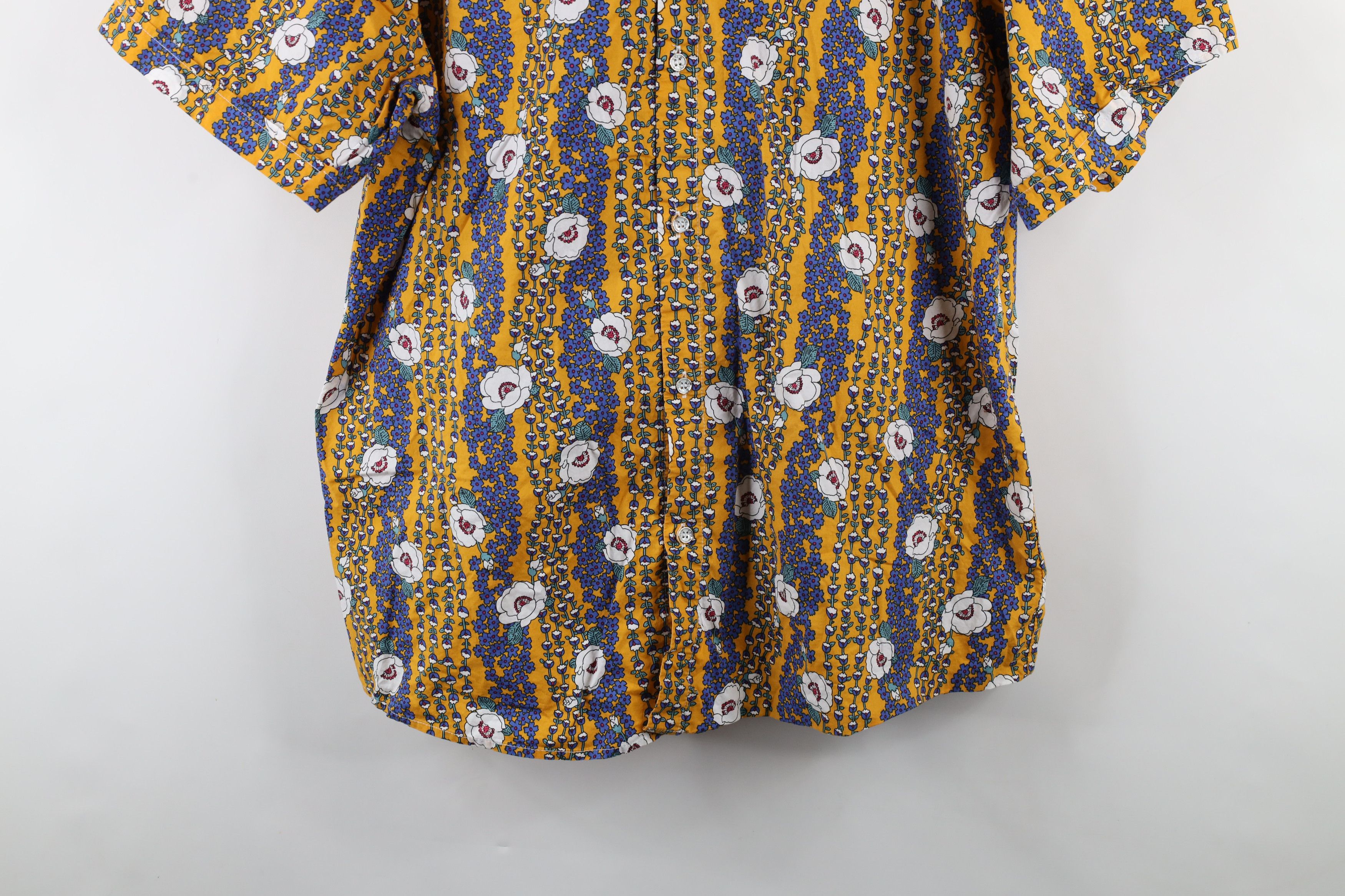 Vintage Vintage Y2K Streetwear Print Short Sleeve Button Shirt Size US XL / EU 56 / 4 - 3 Thumbnail