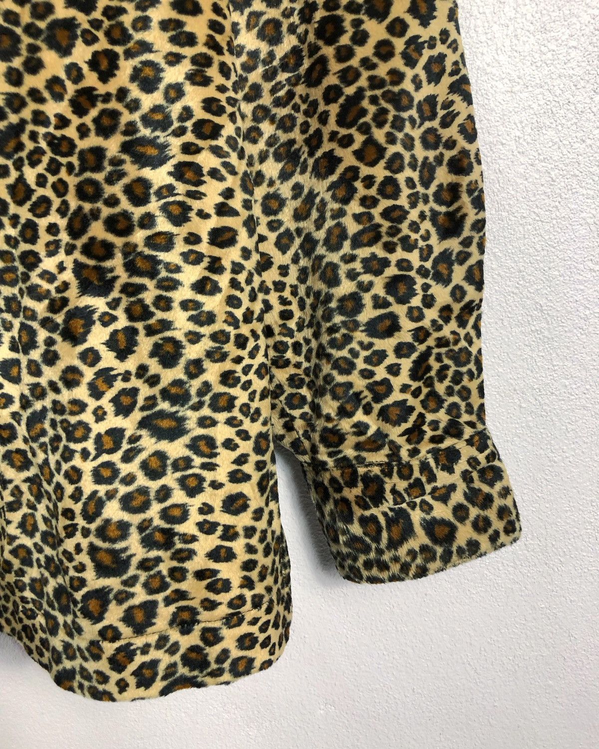 Vintage Rare 1278 N/G/T Japan Leopard Pattern Button Ups Shirt Size US L / EU 52-54 / 3 - 6 Thumbnail