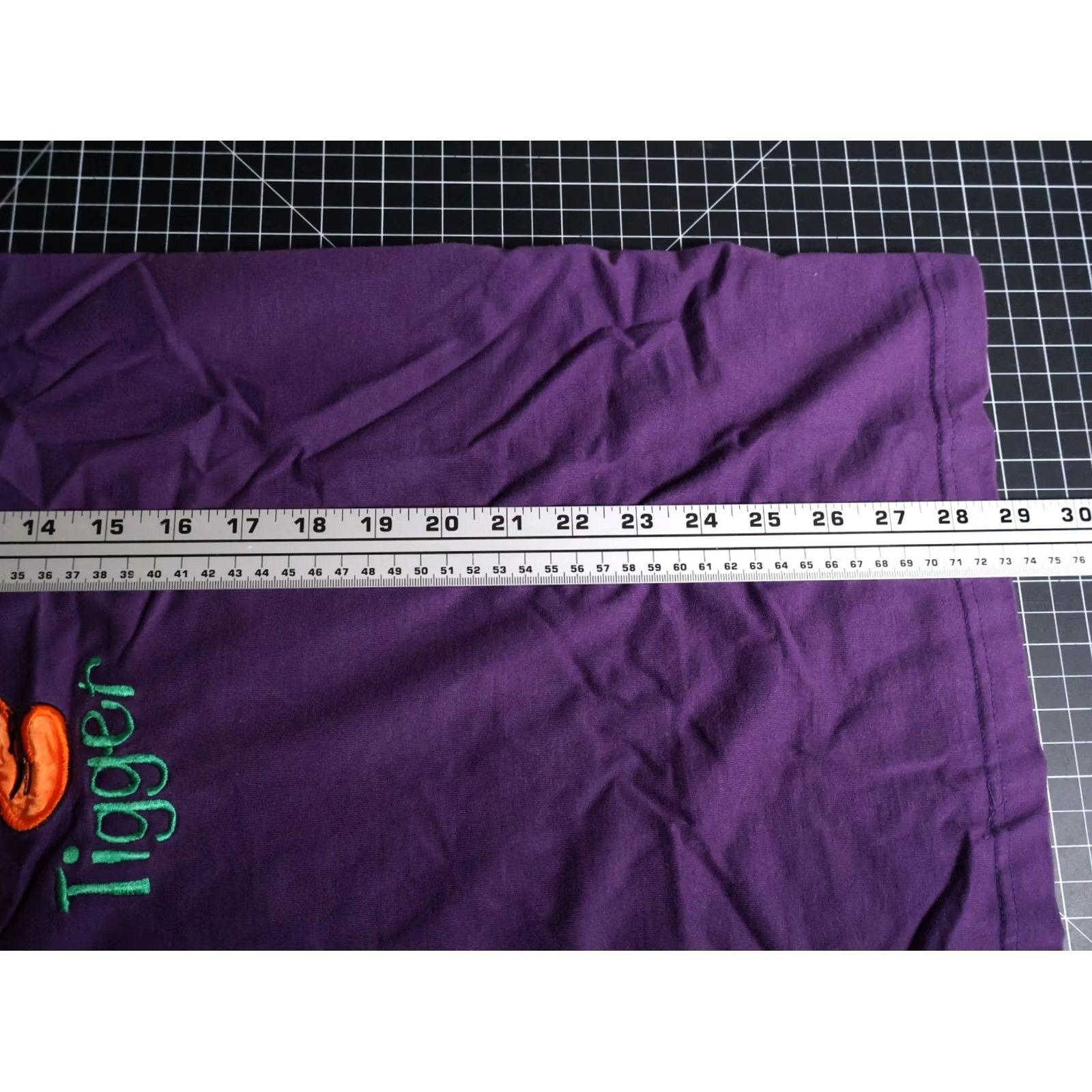 Disney VINTAGE Disney Winnie The Pooh Tigger T-Shirt Women's Large Purple Embroidered Disney Store Size L / US 10 / IT 46 - 6 Thumbnail