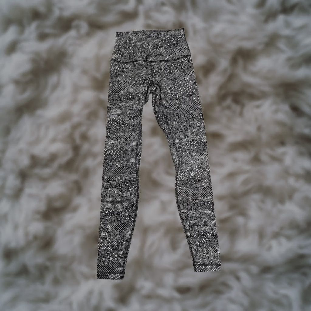 Lululemon VINTAGE Lululemon Pants Womens 4 Black White Speckle High Rise Leggings Yoga LW5BLS Size 27" / US 4 / IT 40 - 1 Thumbnail