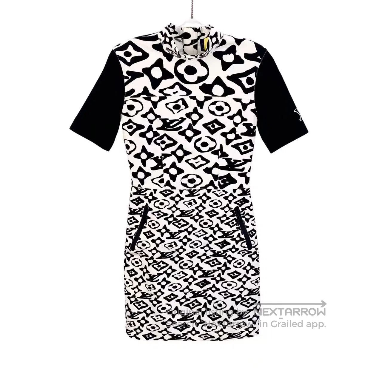 Louis Vuitton Louis Vuitton The artist co-branded a short-sleeved dress Size XS / US 0-2 / IT 36-38 - 1 Thumbnail