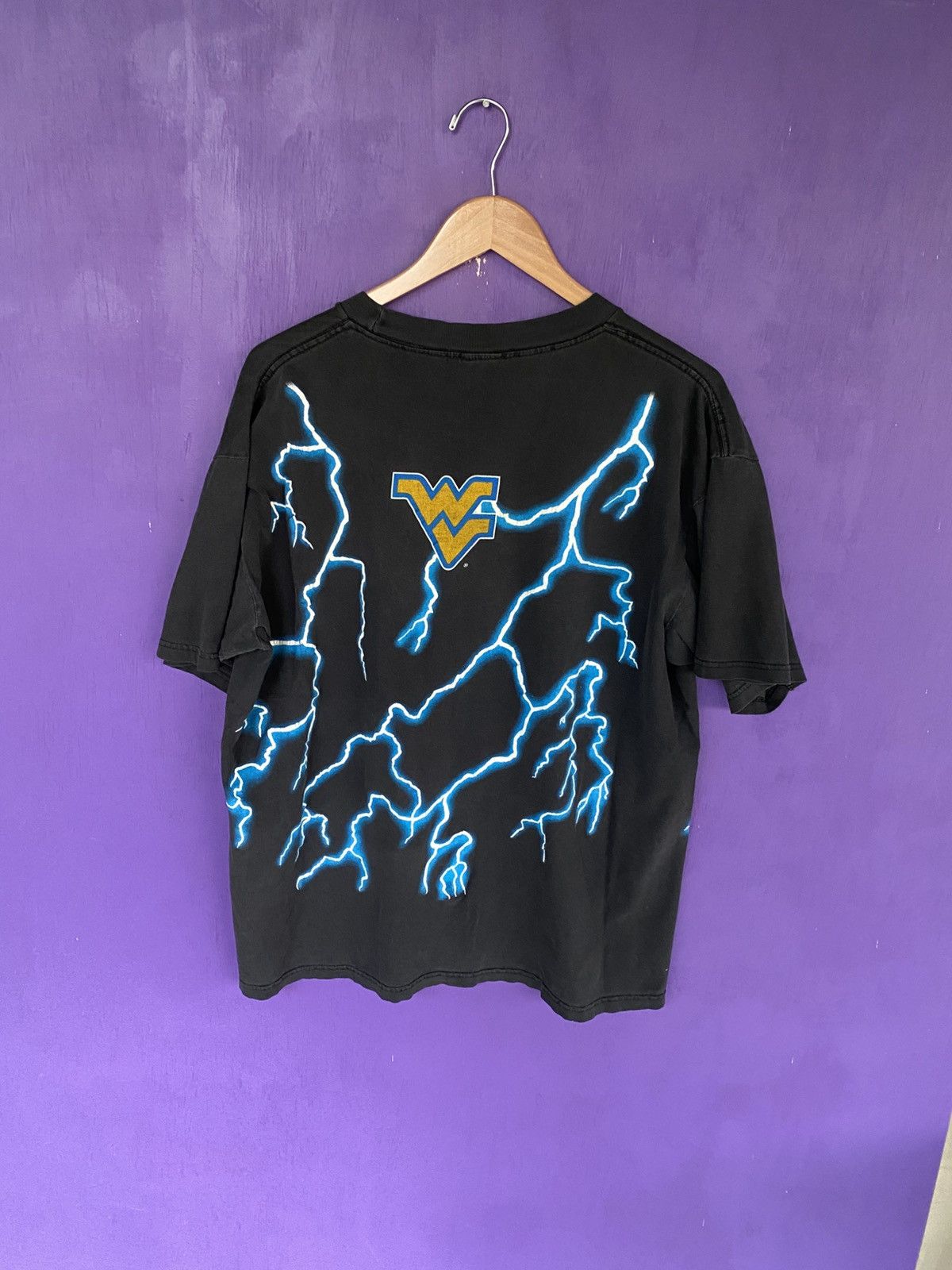 Other Vintage 90s West Virginia mountaineers lightning AOP t-shirt Size US XL / EU 56 / 4 - 2 Thumbnail
