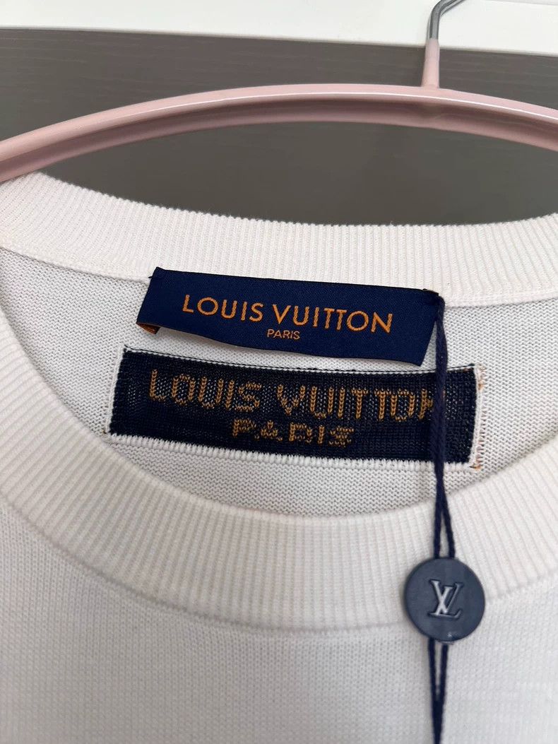 Louis Vuitton Louis Vuitton Knitted short sleeve Size US L / EU 52-54 / 3 - 3 Thumbnail