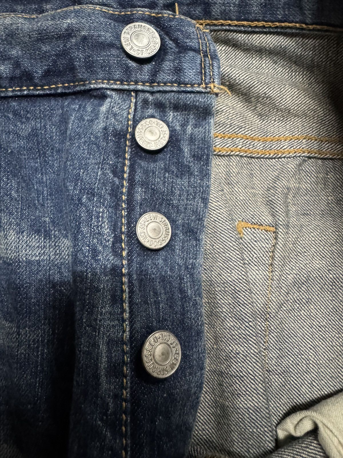 Levi's 💥BUTTON-FLY💥90's LEVI'S 501 GRUNGE HONEYCOMB DISTRESS BAGGY Size US 35 - 9 Thumbnail