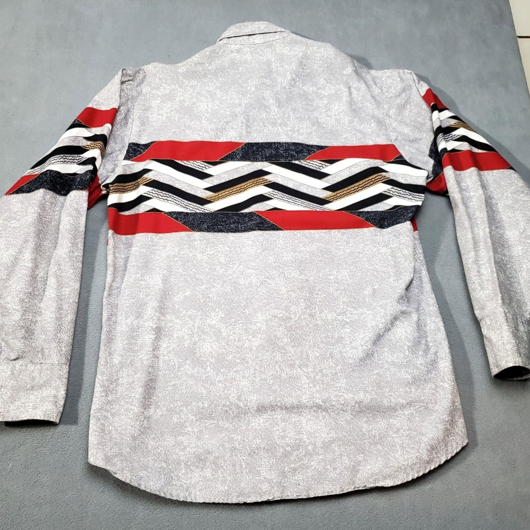 Brooks VINTAGE Brooks & Dunn Shirt Mens L Gray Red Aztec Southwestern Long Sleeve Button Down Collared 90s Western Cowboys Rodeo Rancher Mens Size US L / EU 52-54 / 3 - 7 Thumbnail