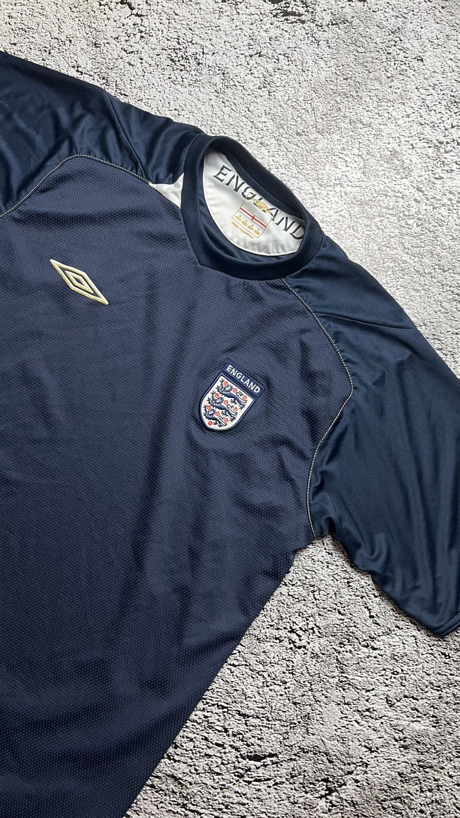 Umbro 2004 England 🏴󠁧󠁢󠁥󠁮󠁧󠁿 national football team umbro jersey Size US M / EU 48-50 / 2 - 2 Thumbnail