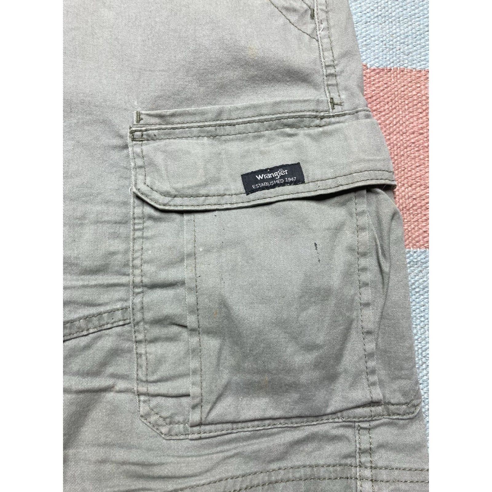 Wrangler VINTAGE Wrangler Cargo Shorts Men 36 Green Cargo Pocket Wide Leg Baggy Skater 90s Size US 36 / EU 52 - 2 Thumbnail