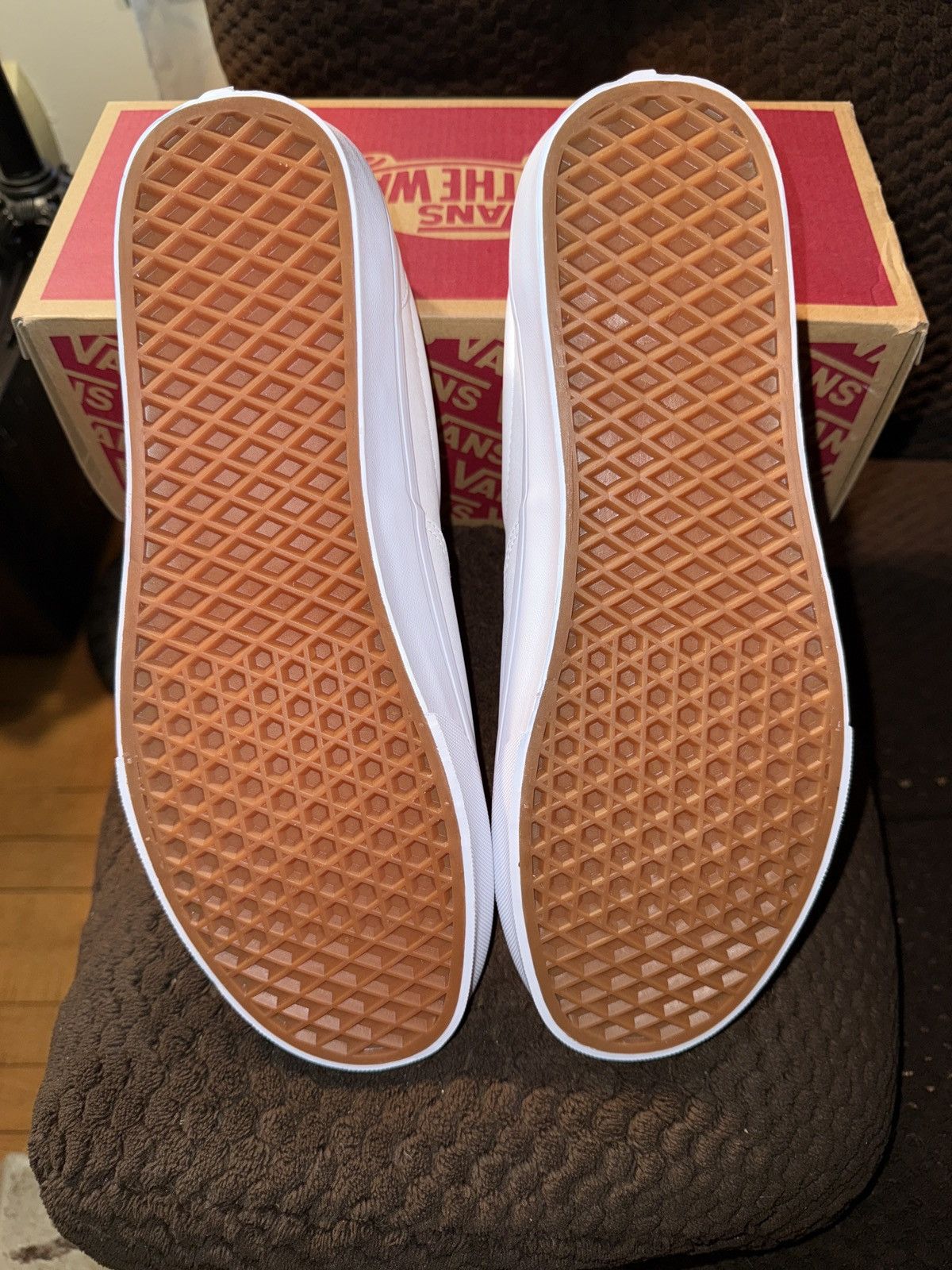 Vans Vans Era Classic Tumble “True White” Leather NEW w/ BOX 11.5 Size US 11.5 / EU 44-45 - 16 Thumbnail