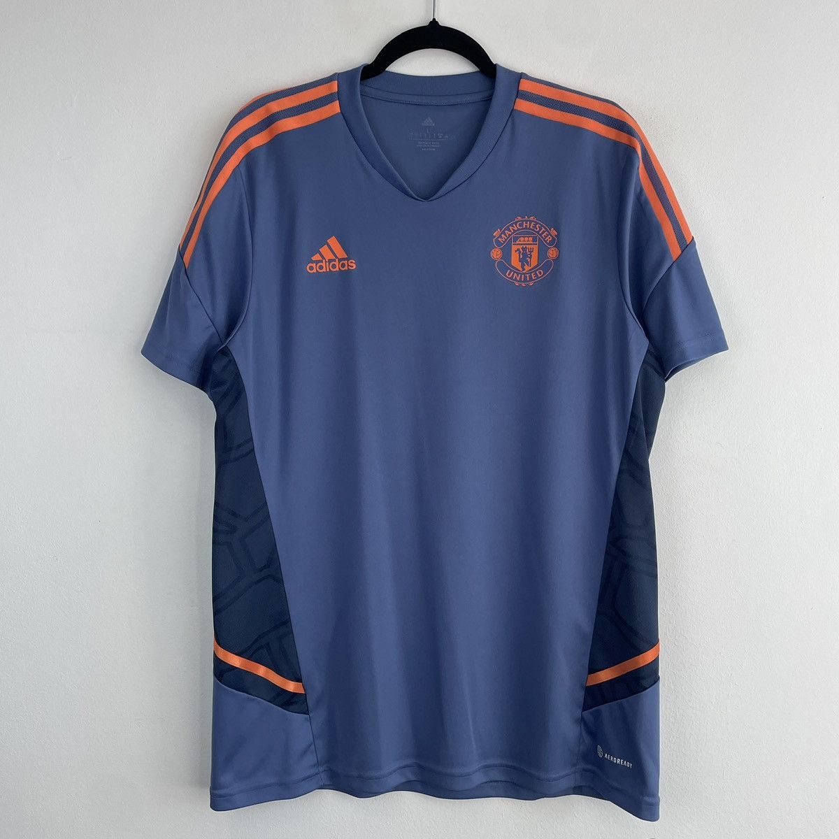 Adidas Manchester United Training Men’s Adidas Jersey 2022/2023 Size US L / EU 52-54 / 3 - 1 Thumbnail