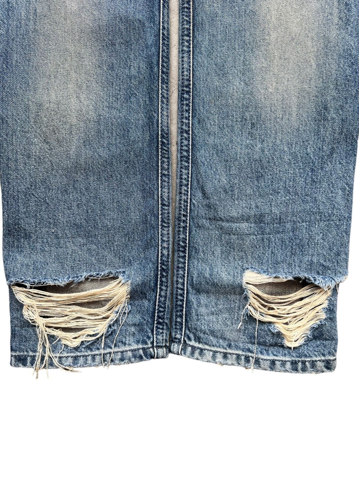 Diesel 💥Rare💥 Diesel Distressed Ripped Thrashed Denim Jeans 31x31.5 Size US 31 - 8 Thumbnail