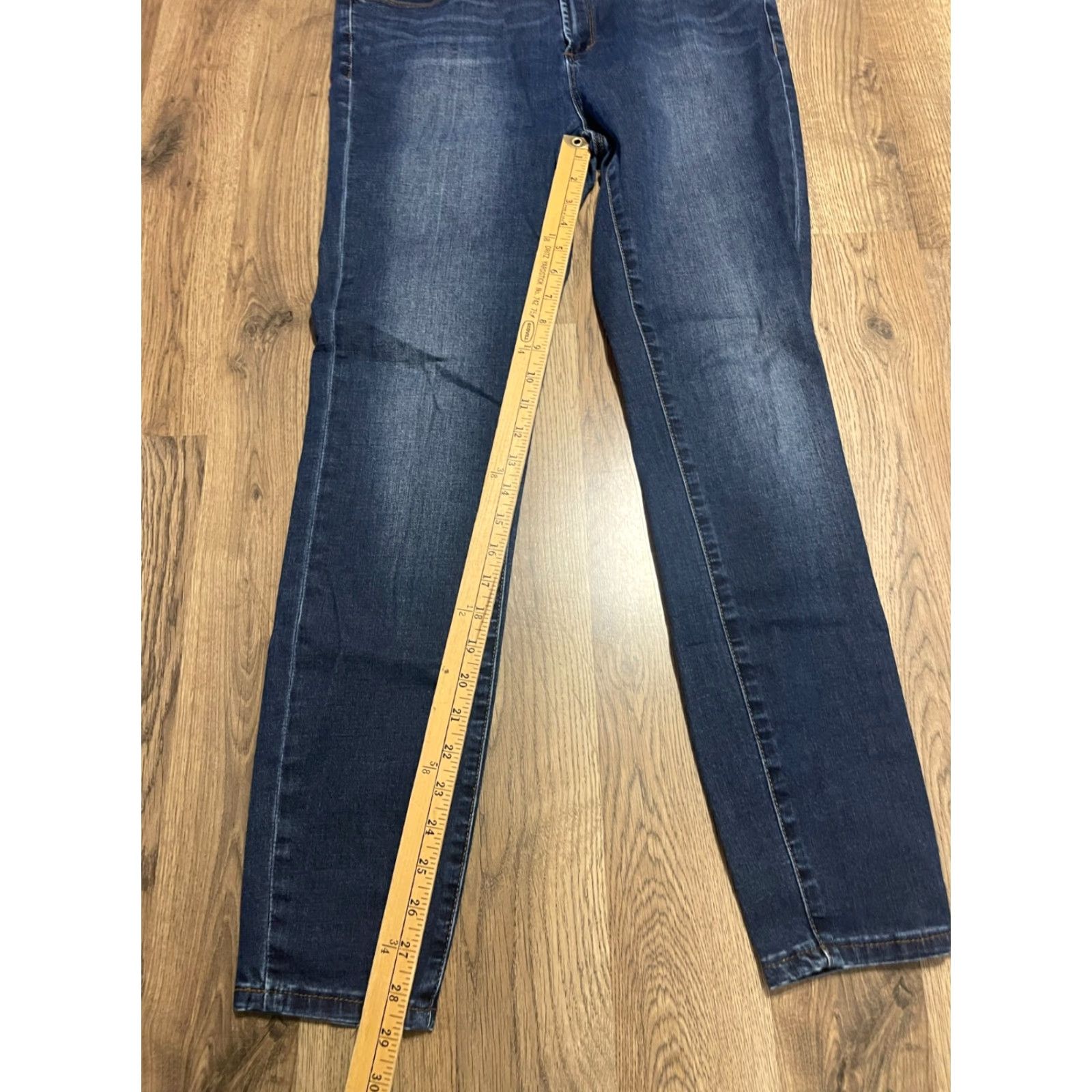 Vintage Tahari Jeans Women's Size 12 Denim Blue Skinny Pockets Regular 28.5 Inseam 34 Waist Size 34" / US 12 / IT 48 - 5 Thumbnail
