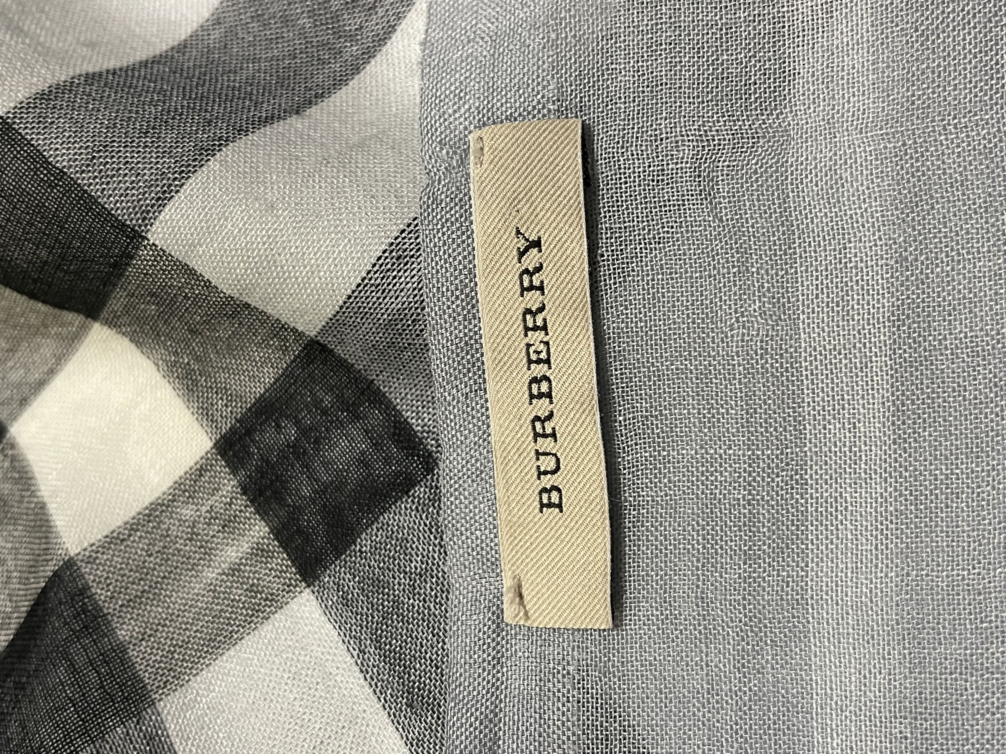 Burberry Burberry Scarf Checkered Large-Retail: $220 Size ONE SIZE - 4 Thumbnail