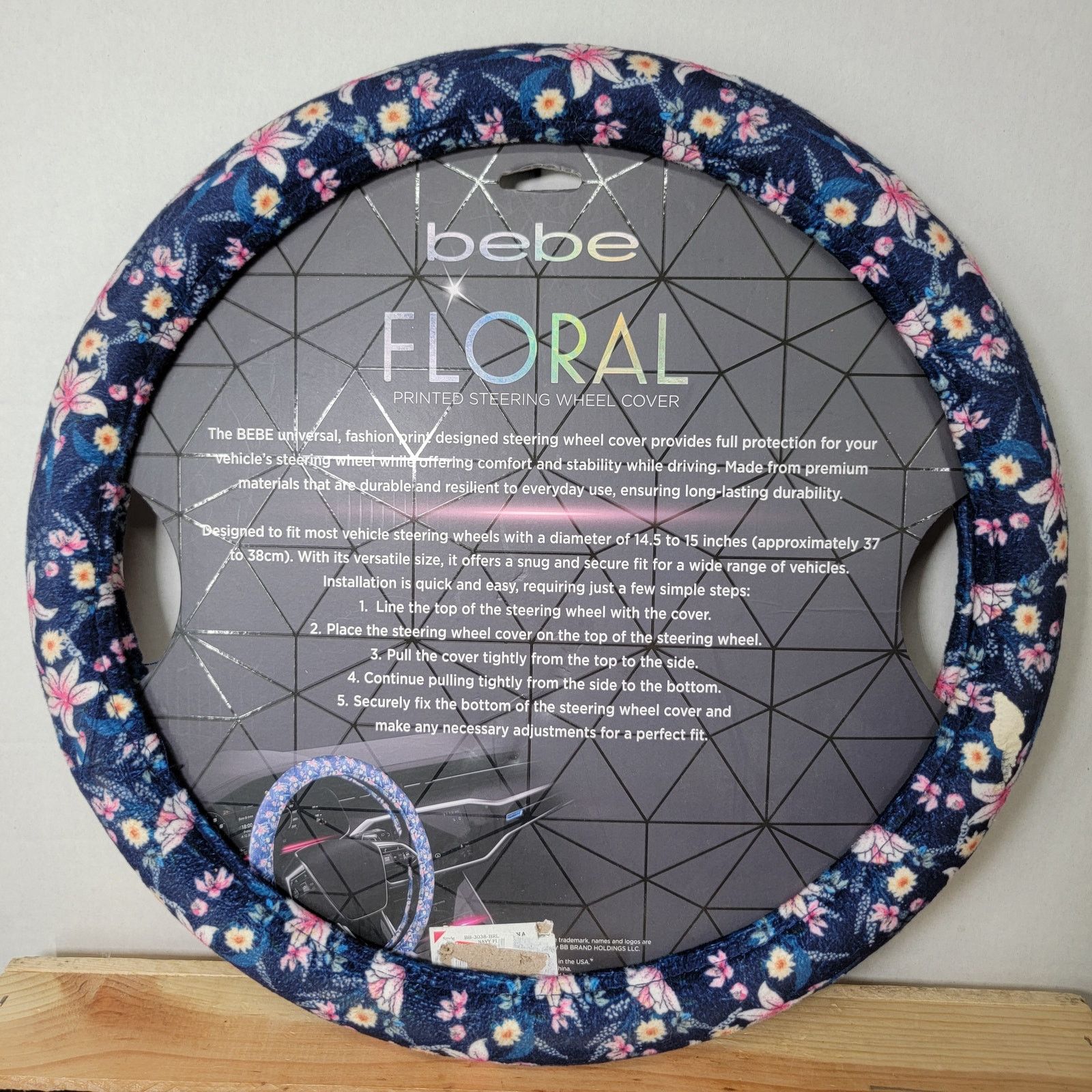 Bebe Bebe Floral Printed Steering Wheel Cover - NEW Size ONE SIZE - 5 Thumbnail