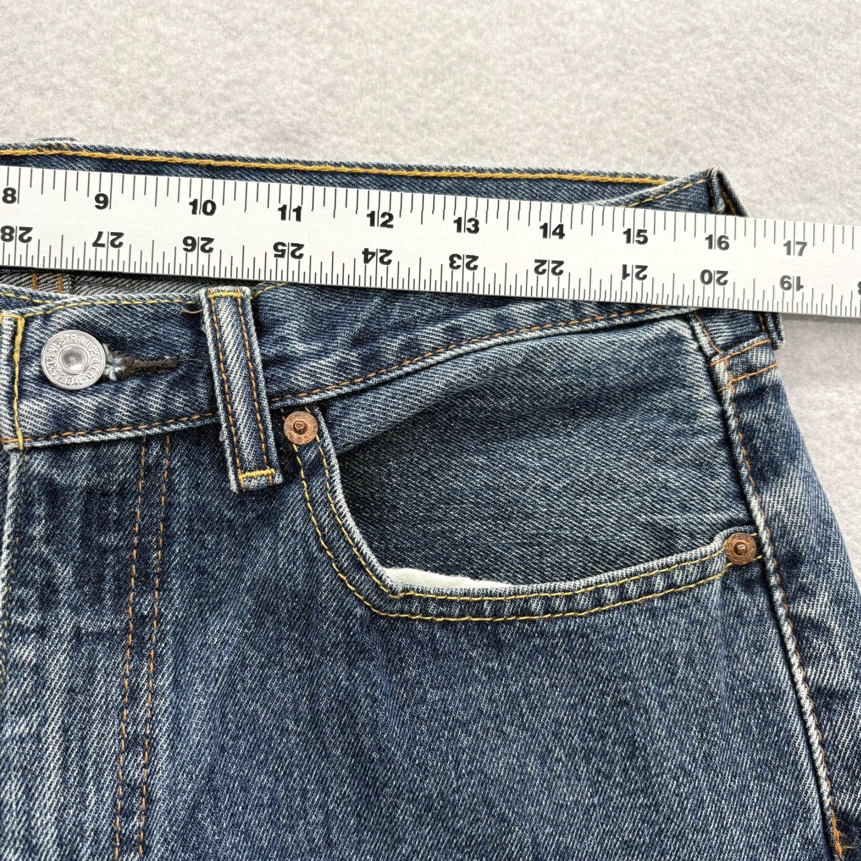 Levi's Levi's 505 Jeans Mens 32x32 Regular Fit Straight Leg Medium Wash Blue Denim Pants Size US 32 / EU 48 - 7 Thumbnail