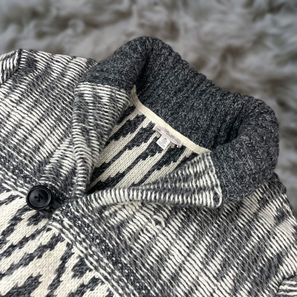 VINTAGE Gap Cardigan Shawl Collar Wool Blend Aztec Chunky Knit Gray/Ivory XL Mens Cardigan Sweater Aztec 90s?
