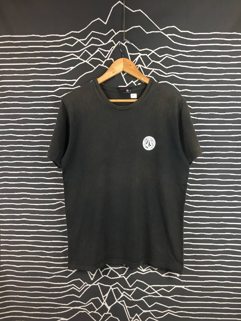 Volcom Vtg 90s 00s Sunfaded Volcom Stone Skateboards Tee Size US L / EU 52-54 / 3 - 4 Thumbnail