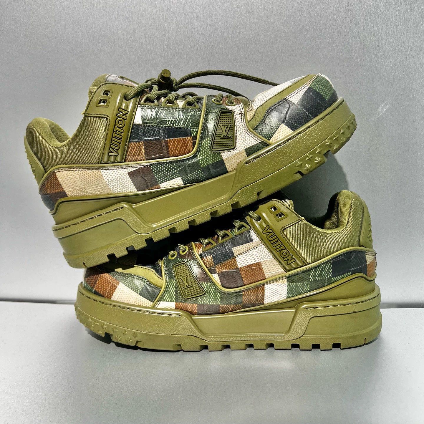 Louis Vuitton Louis Vuitton Williams Collaboration Camouflage Pufferfish Size US 8 / EU 41 - 6 Thumbnail