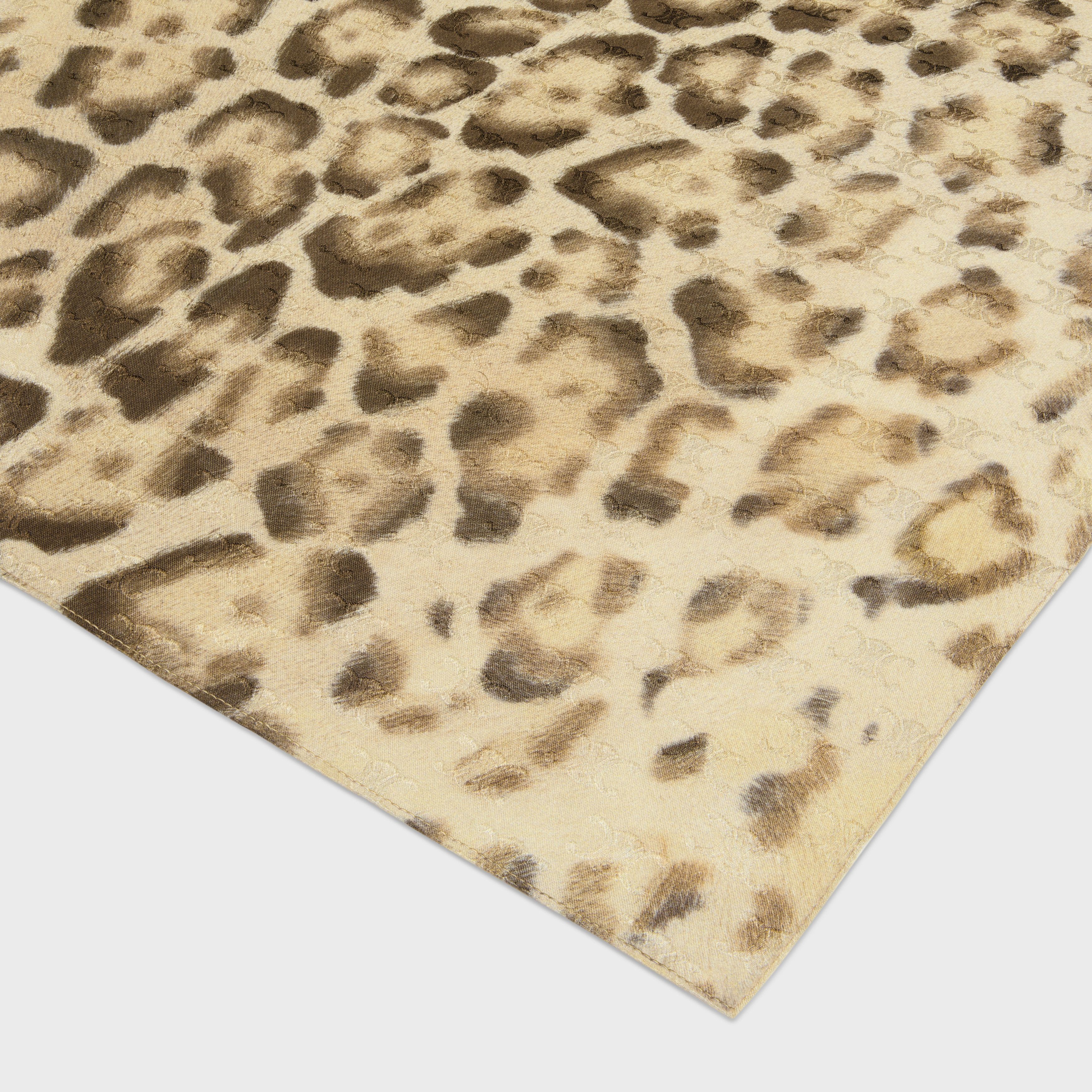 Celine o1bcso1str0925 2AWB6172Y Size: OS / Silk Scarf in Leopard Size ONE SIZE - 2 Thumbnail