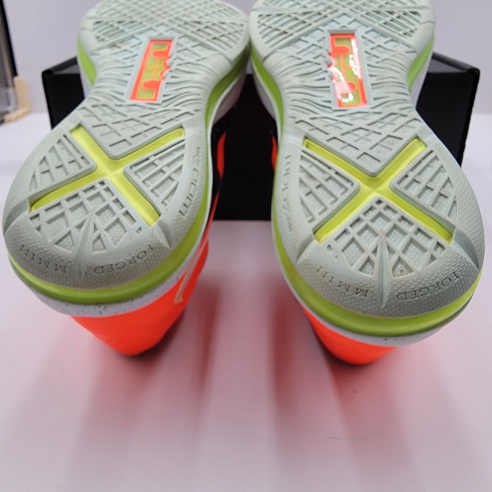 Nike NIKE LEBRON 10 GS 'BRIGHT CRIMSON' SZ 6.5Y/8W 543564-800 186 Size US 6.5 / IT 36.5 - 7 Thumbnail